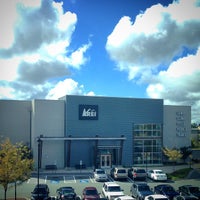 Rei Sporting Goods Shop