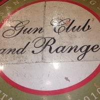 Foto tirada no(a) Sandy Springs Gun Club And Range por Denitia F. em 2/17/2013