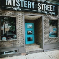 Foto diambil di Mystery Street Recording oleh Isaiah F. pada 5/24/2024