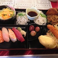 Foto tirada no(a) Akashi Sushi Bar por Max A. em 10/30/2012