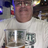 Foto diambil di Machete Beer House oleh Manny L. pada 9/15/2022
