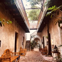 Foto diambil di Villa Herencia Hotel oleh Denise S. pada 11/15/2018