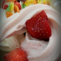 Photo taken at Tutti Frutti Frozen Yogurt by amanda_n on 1/7/2014