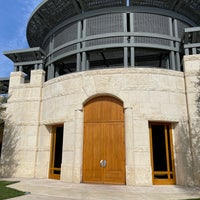 Foto diambil di Opus One Winery oleh Eddie E. pada 3/16/2022