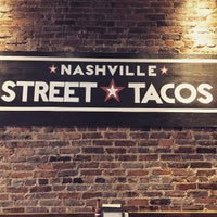 รูปภาพถ่ายที่ Nashville Street Tacos โดย Barnabas P. เมื่อ 12/21/2014