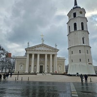 Foto scattata a Vilniaus arkikatedra ir Šv. Kazimiero koplyčia | Cathedral of St Stanislaus and St Vladislav and Chapel of St Casimir da Ilias C. il 4/5/2023