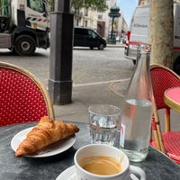 Photo taken at Café de l&amp;#39;Avenue by NAIF 〽️ on 6/12/2023