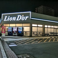Photo taken at Lion D&amp;#39;or by ザック P. on 3/21/2020