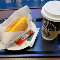 Photo taken at Tully&amp;#39;s Coffee by ザック P. on 1/8/2023