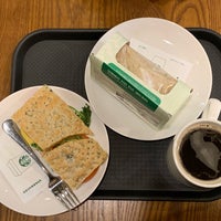 Das Foto wurde bei Starbucks von Minjung Y. am 11/27/2018 aufgenommen