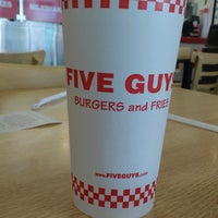 Photo taken at Five Guys by Rubén L. on 8/26/2016