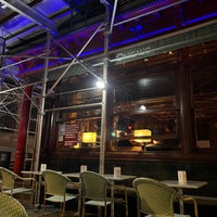 รูปภาพถ่ายที่ Onieal&amp;#39;s Grand Street Bar &amp;amp; Restaurant โดย Clay F. เมื่อ 10/12/2021