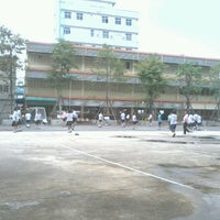 Photo taken at โรงเรียนมัธยมวัดสุทธาราม by LiMe Netiwut R. on 11/6/2012