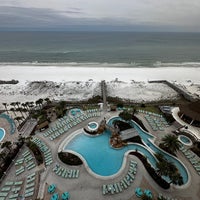 Das Foto wurde bei Holiday Inn Resort Pensacola Beach von Monroe D. am 2/29/2024 aufgenommen