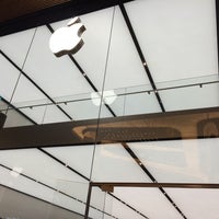 Photo taken at Apple Store by Mohammed B. on 12/12/2014