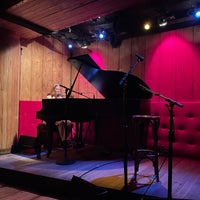 Photo taken at Rockwood Music Hall, Stage 3 by Elke N. on 11/7/2021