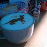 3/3/2013에 Cristobal O.님이 Coffee &amp;amp; Pet&amp;#39;s Deli에서 찍은 사진