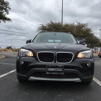 Foto diambil di BMW of Austin oleh Joe R. pada 4/4/2018