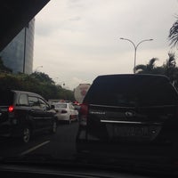 Photo taken at Jalan Tol Lingkar Luar Jakarta Seksi S (JORR S) by ⛔️ Iqbal Madjid 🍉 on 5/14/2016