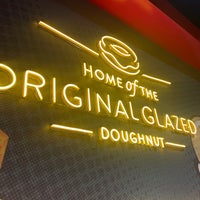 Photo taken at Krispy Kreme by 미치 김. on 2/11/2020