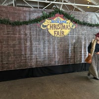 Foto diambil di The Great Dickens Christmas Fair oleh Jody B. pada 12/4/2022