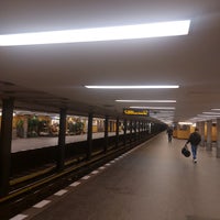 Photo taken at Bahnhof Berlin Zoologischer Garten by Reinhard S. on 11/13/2023