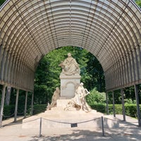 Photo taken at Richard-Wagner-Denkmal by Reinhard S. on 6/4/2023