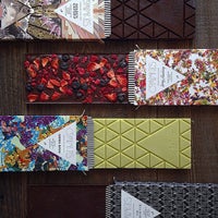 รูปภาพถ่ายที่ Compartes Chocolatier Melrose Place โดย Compartes Chocolatier Melrose Place เมื่อ 10/22/2014