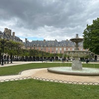 Photo taken at Place des Vosges by Elizabeth I. on 4/24/2024