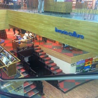 Photo taken at Livraria Cultura by Roberto B. on 4/25/2013