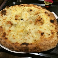 Photo taken at Napoli&amp;#39;s PIZZA CAFFEナポリス自由が丘店 by Aki S. on 12/7/2014