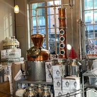 Photo taken at Half Hitch Gin Microdistillery by Timothy O. on 11/25/2023