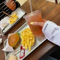 Photo taken at Shake Shack by Cansu A. on 3/19/2023