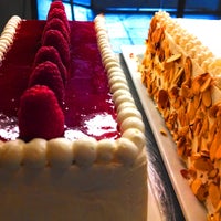 Foto diambil di Fleur De Lis Bakery &amp;amp; Cafe oleh Fleur De Lis Bakery &amp;amp; Cafe pada 10/27/2014