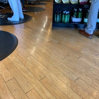 Photo taken at Floyd&amp;#39;s 99 Barbershop by Andrew G. on 7/17/2019