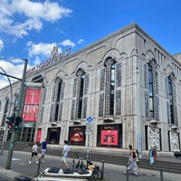 รูปภาพถ่ายที่ Friedrichstadt-Palast โดย Sascha R. เมื่อ 7/5/2022