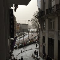 2/1/2015 tarihinde Handeziyaretçi tarafından Karakoy Aparts'de çekilen fotoğraf