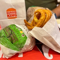 Foto diambil di Burger King oleh Jacob F. pada 7/3/2022