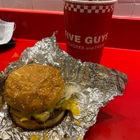 Photo taken at Five Guys by Tobias A. on 11/11/2021