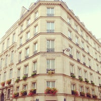 Photo taken at Hôtel de l&amp;#39;Arcade by Renke on 9/23/2012