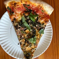 Foto tomada en Roebling Pizza  por E el 9/28/2023