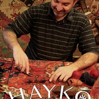 4/20/2013 tarihinde Hayk O.ziyaretçi tarafından Hayko Fine Rugs and Tapestries'de çekilen fotoğraf