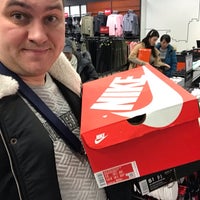 Das Foto wurde bei Nike Factory Store von Vasilij 😋 am 12/15/2019 aufgenommen