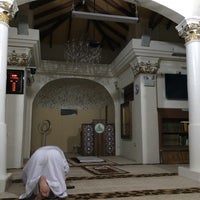 Photo taken at Masjid Haji Muhammad Salleh @ Maqam Habib Noh by Awie on 12/7/2018