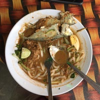 Photo taken at Warung Laksa Ikan Sekoq by Ikram S. on 12/6/2018