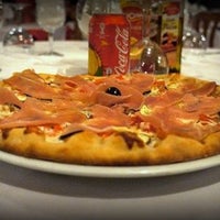 Снимок сделан в La Dolce Vita Pizzeria &amp;quot;Carrefour SNI&amp;quot; пользователем La Dolce Vita Pizzeria &amp;quot;Carrefour SNI&amp;quot; 11/25/2014