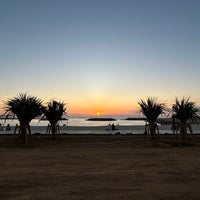 Photo taken at Sunset Beach by かおりんこ on 2/2/2024