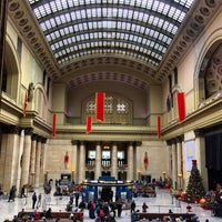 Photo taken at Chicago Union Station by Chikki M. on 11/23/2016
