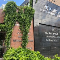 Photo taken at PetCode Hayvan Hastanesi by Doğuş B. on 5/27/2020