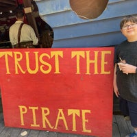 Foto scattata a The Pirate Ship da @karenlisa il 5/29/2021